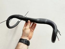 Nová karbonová silniční řídítka XLC Road Bar Carbon HB-K013 380 mm