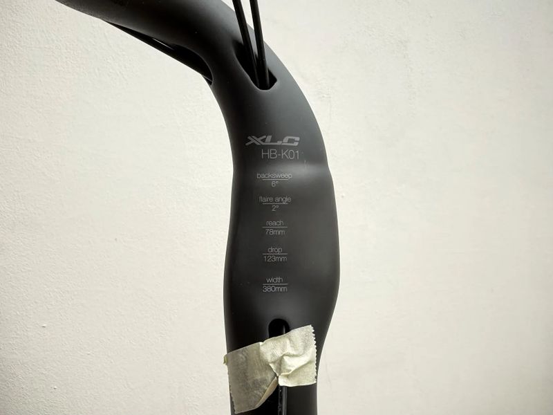 Nová karbonová silniční řídítka XLC Road Bar Carbon HB-K013 380 mm