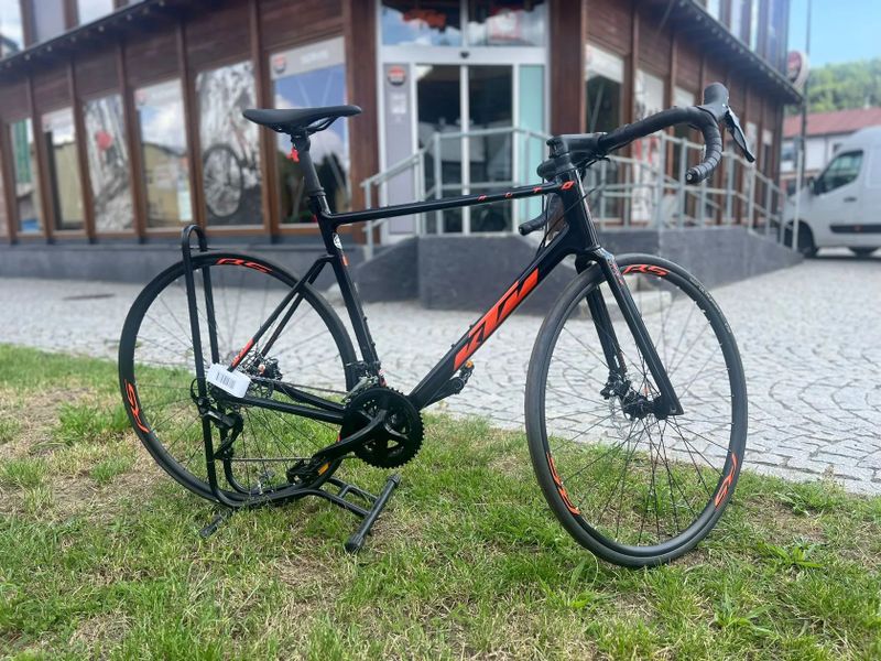 KTM REVELATOR ALTO PRO - celokarbon, SH105 2x11, NOVÉ - vel. 49,52,55 a 57