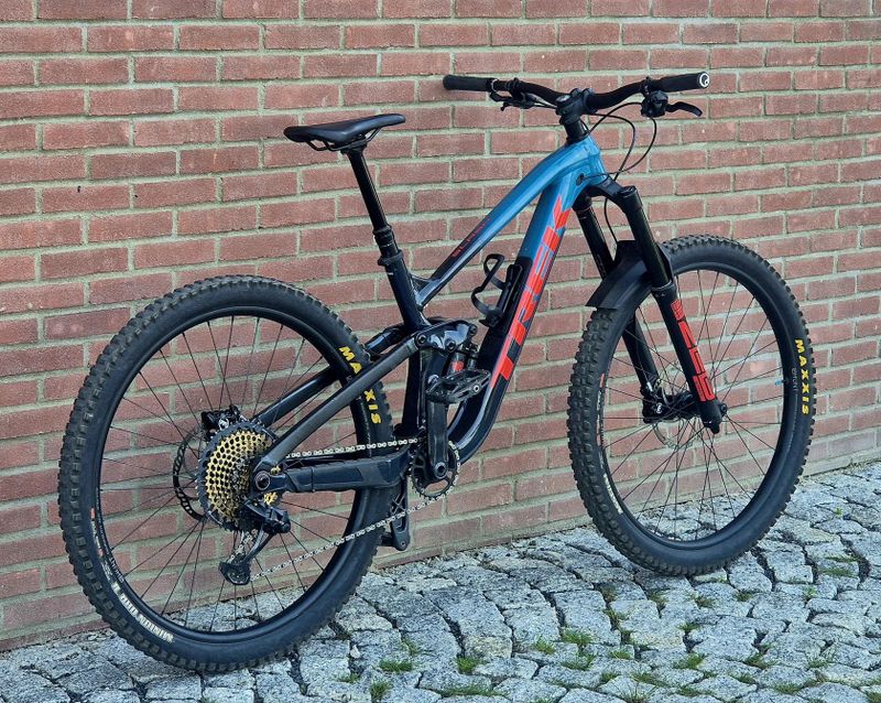 Trek Slash Gen 5, ZEB, HUNT, MAGURA