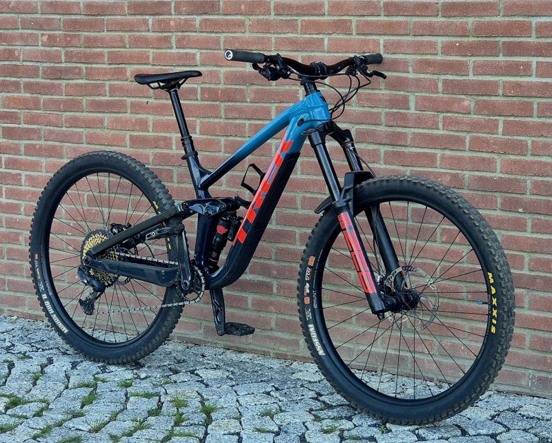 Trek Slash Gen 5, ZEB, HUNT, MAGURA