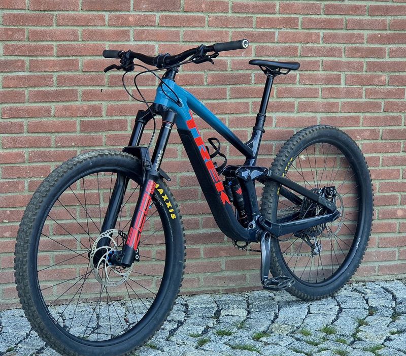 Trek Slash Gen 5, ZEB, HUNT, MAGURA