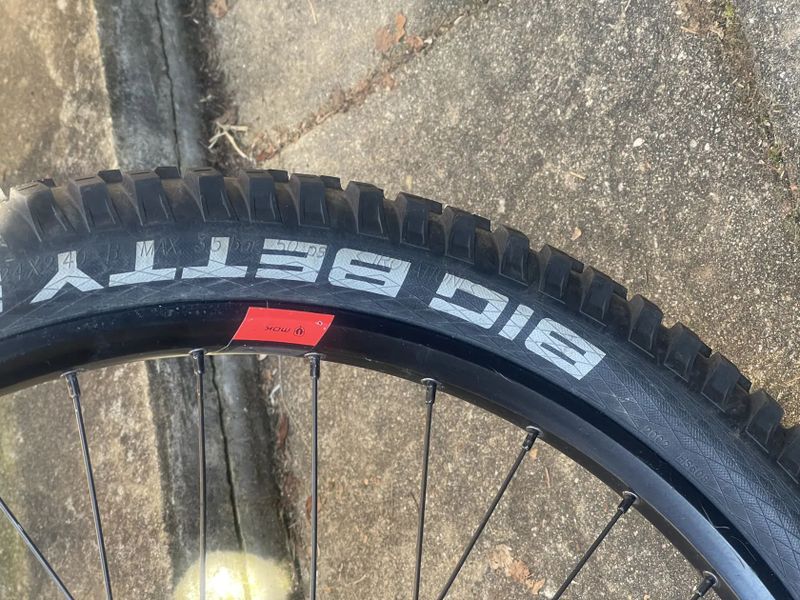 Mondraker Faktor 24, dětské celopéro od zhruba 130cm