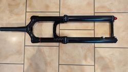 Prodám novou vidlici Rock Shox Yari RC 170 mm 29"