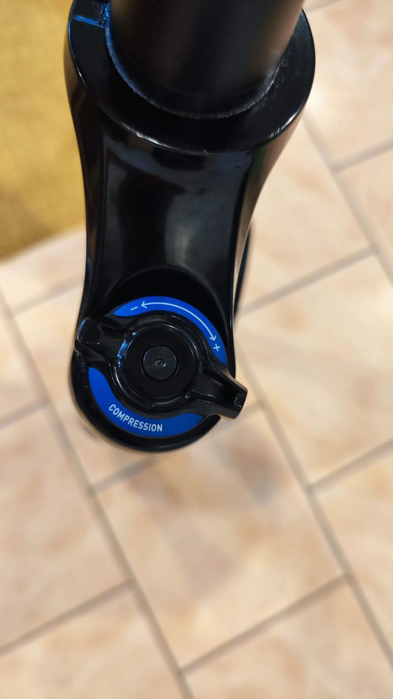 Prodám novou vidlici Rock Shox Yari RC 170 mm 29"