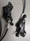 SRAM G2 R – Nové čtyřpístkové hydraulické brzdy (přední + zadní)