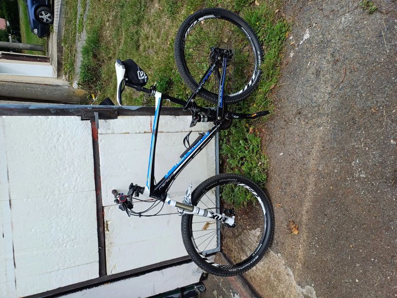 Merida ninety nine 99 Prodám celopéro Merida ninety nine 99 vel 21,5" 52cm převody brzdy Shimano, T 