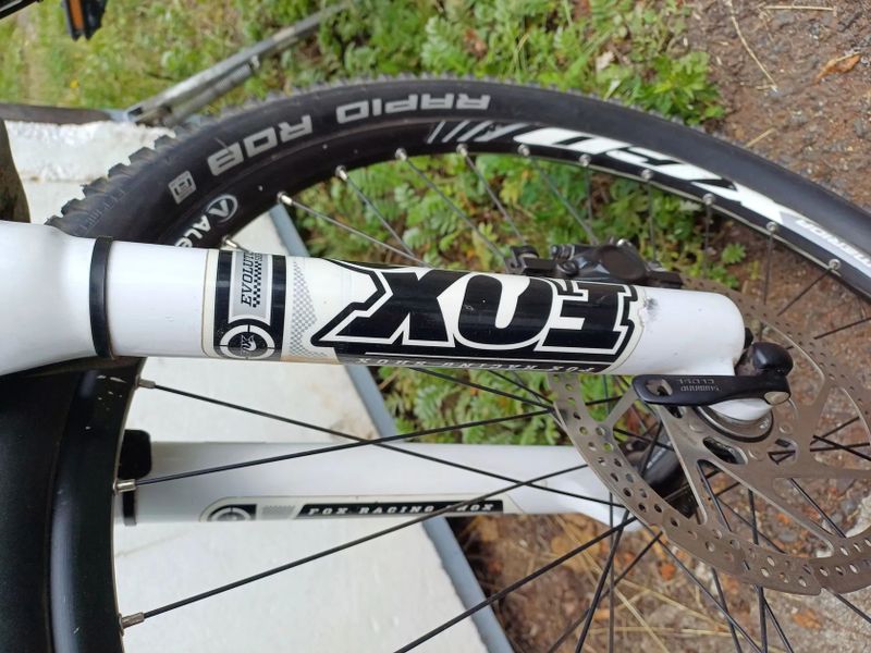 Merida ninety nine 99 Prodám celopéro Merida ninety nine 99 vel 21,5" 52cm převody brzdy Shimano, T 