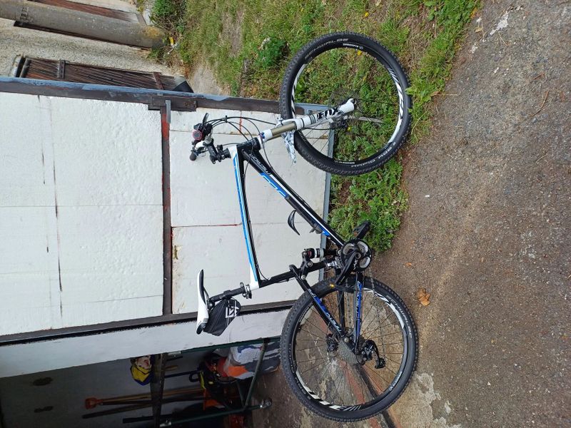Merida ninety nine 99 Prodám celopéro Merida ninety nine 99 vel 21,5" 52cm převody brzdy Shimano, T 