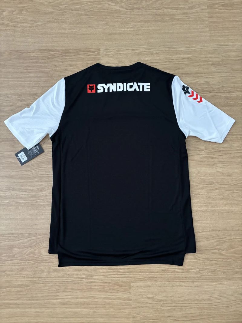 Dres Fox Defend Syndicate