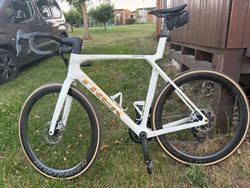 Trek Madone SLR 9 AXS Gen 8