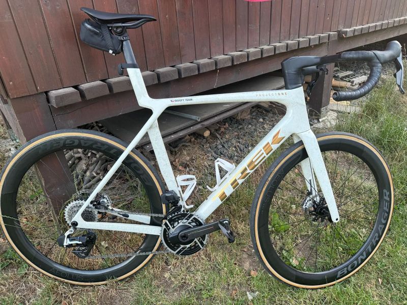 Trek Madone SLR 9 AXS Gen 8