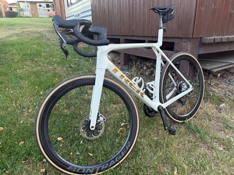 Trek Madone SLR 9 AXS Gen 8