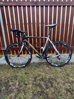 Scott Addict RC4 (L) + karbonové ráfky ITM