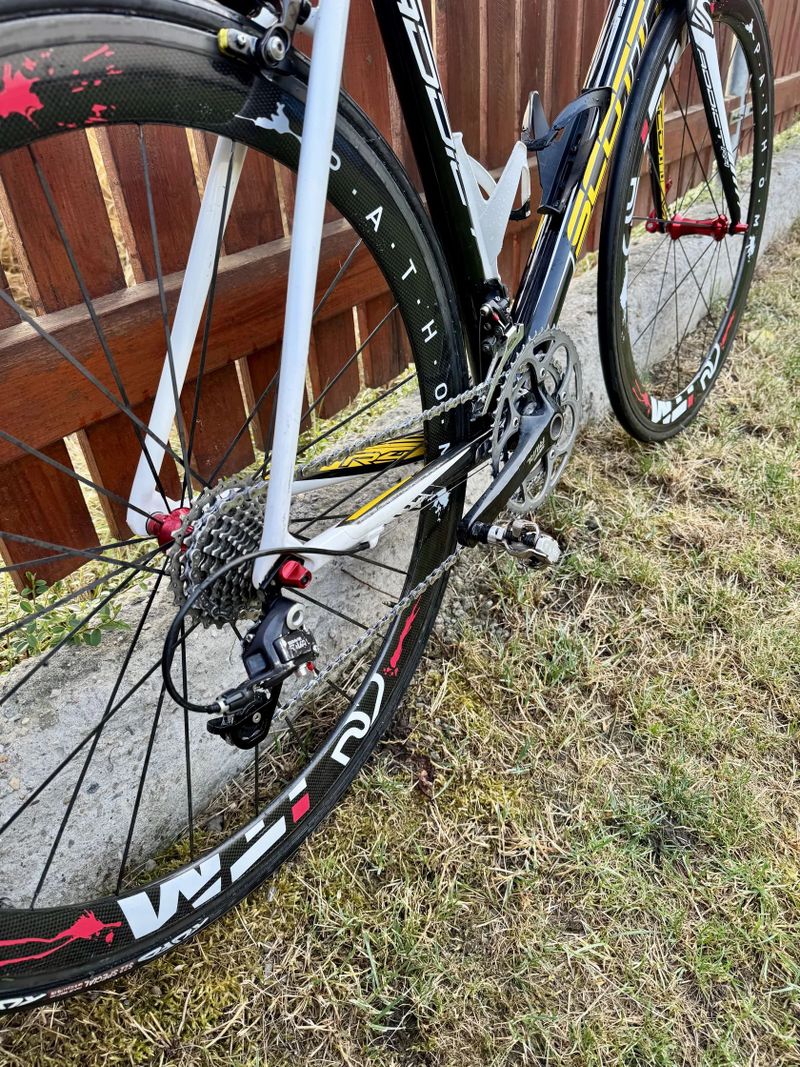 Scott Addict RC4 (L) + karbonové ráfky ITM