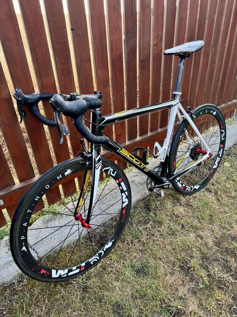 Scott Addict RC4 (L) + karbonové ráfky ITM