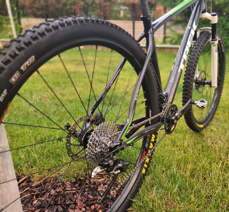 TREK SUPERFLY 9 L 29"