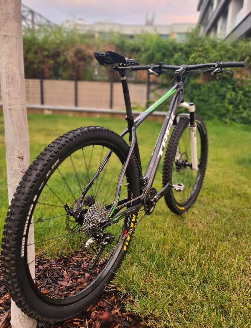 TREK SUPERFLY 9 L 29"