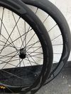 Zapletena karbonová kola Madoux Aero 50mm, bezdus, nova, 12x100/142mm, centerlock, Shimano orech