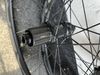 Zapletena karbonová kola Madoux Aero 50mm, bezdus, nova, 12x100/142mm, centerlock, Shimano orech