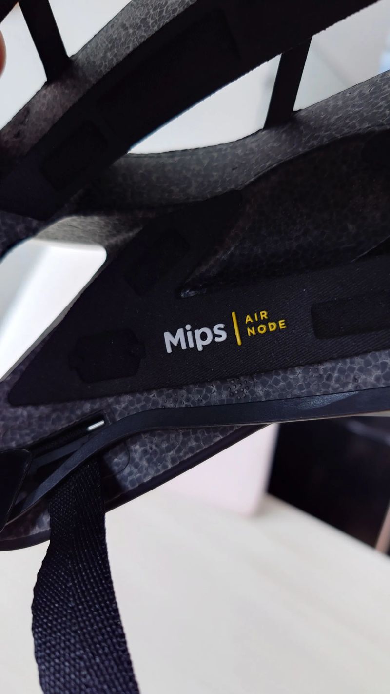 Uvex Surge Aero Mips