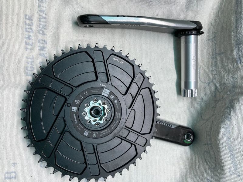 Kliky Sram Red AXS DUB Aero s wattmetrem