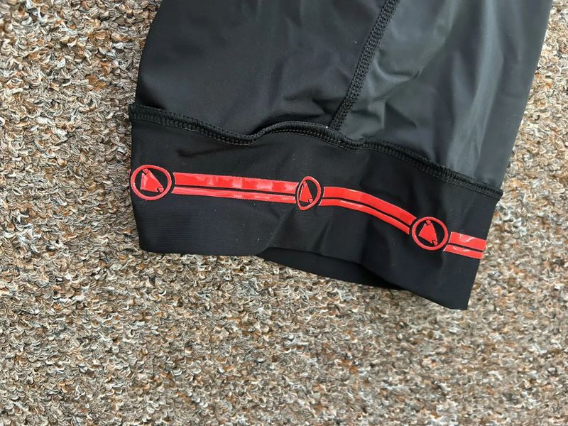 Zánovní pánské elasťáky Endura Hyperon 2 Bibshort vel. M
