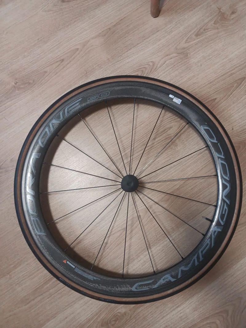 přední kolo Campagnolo Bora One 50