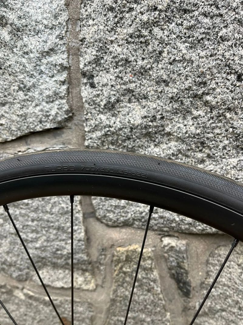 Zapletená kola DT SWISS R470 Disc