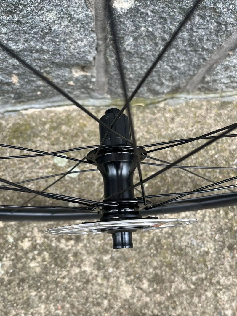 Zapletená kola DT SWISS R470 Disc