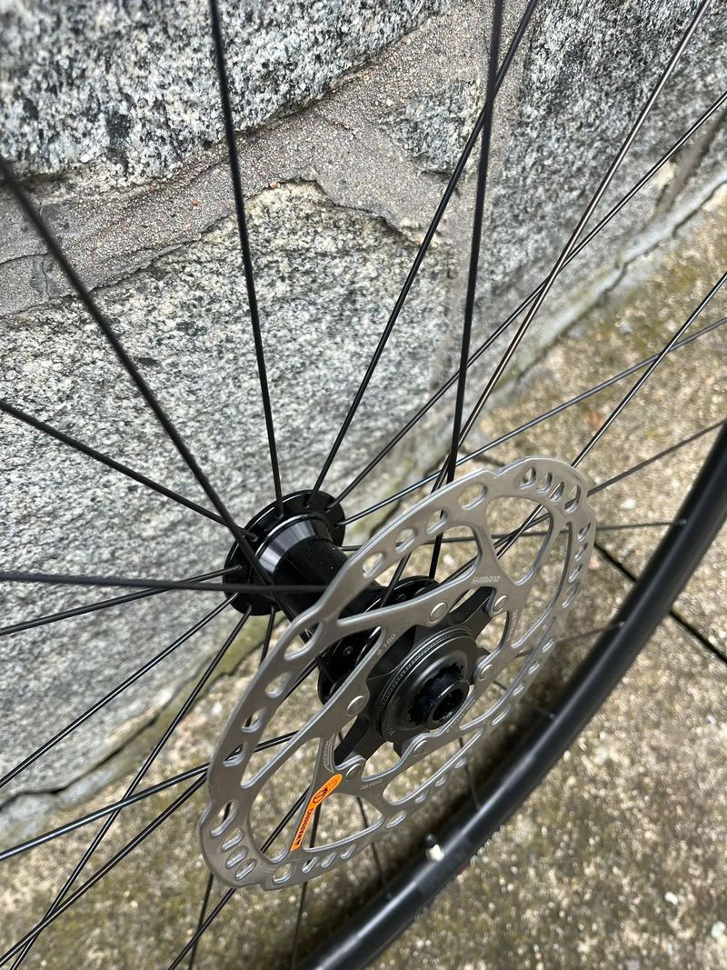 Zapletená kola DT SWISS R470 Disc