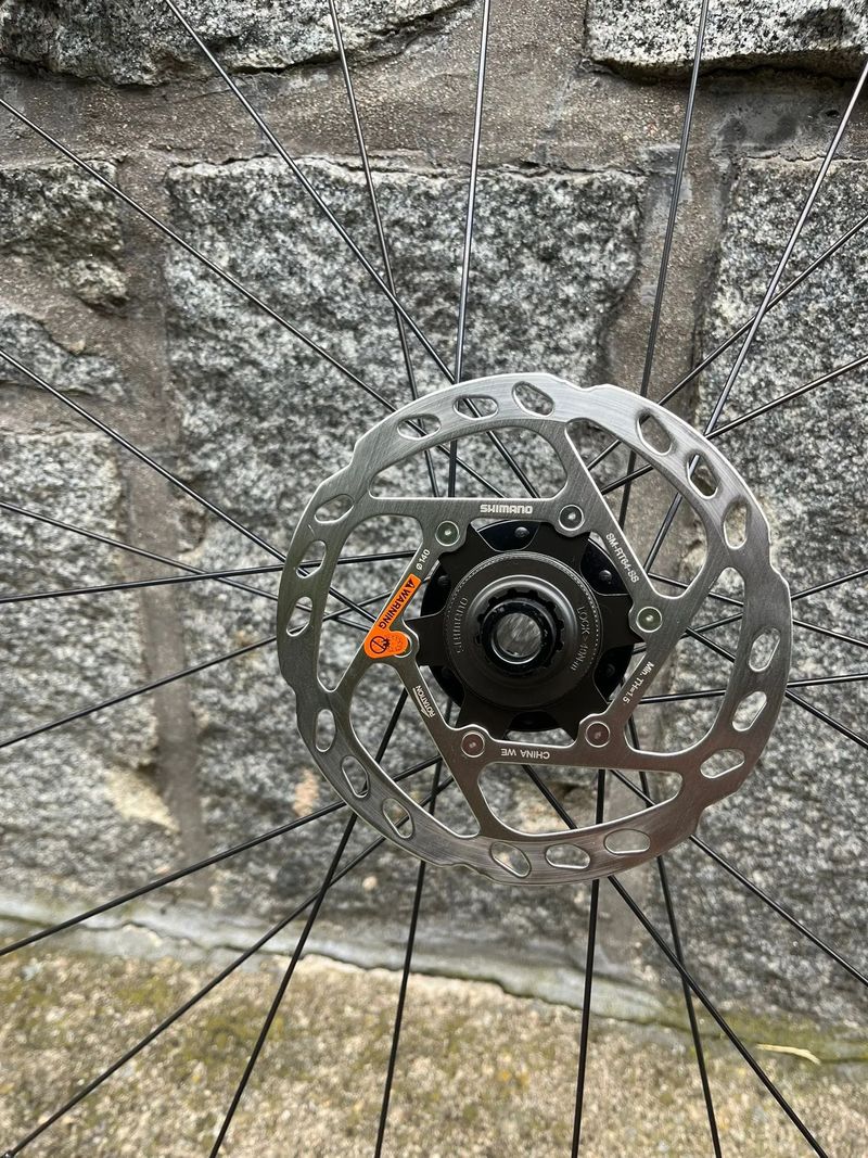 Zapletená kola DT SWISS R470 Disc