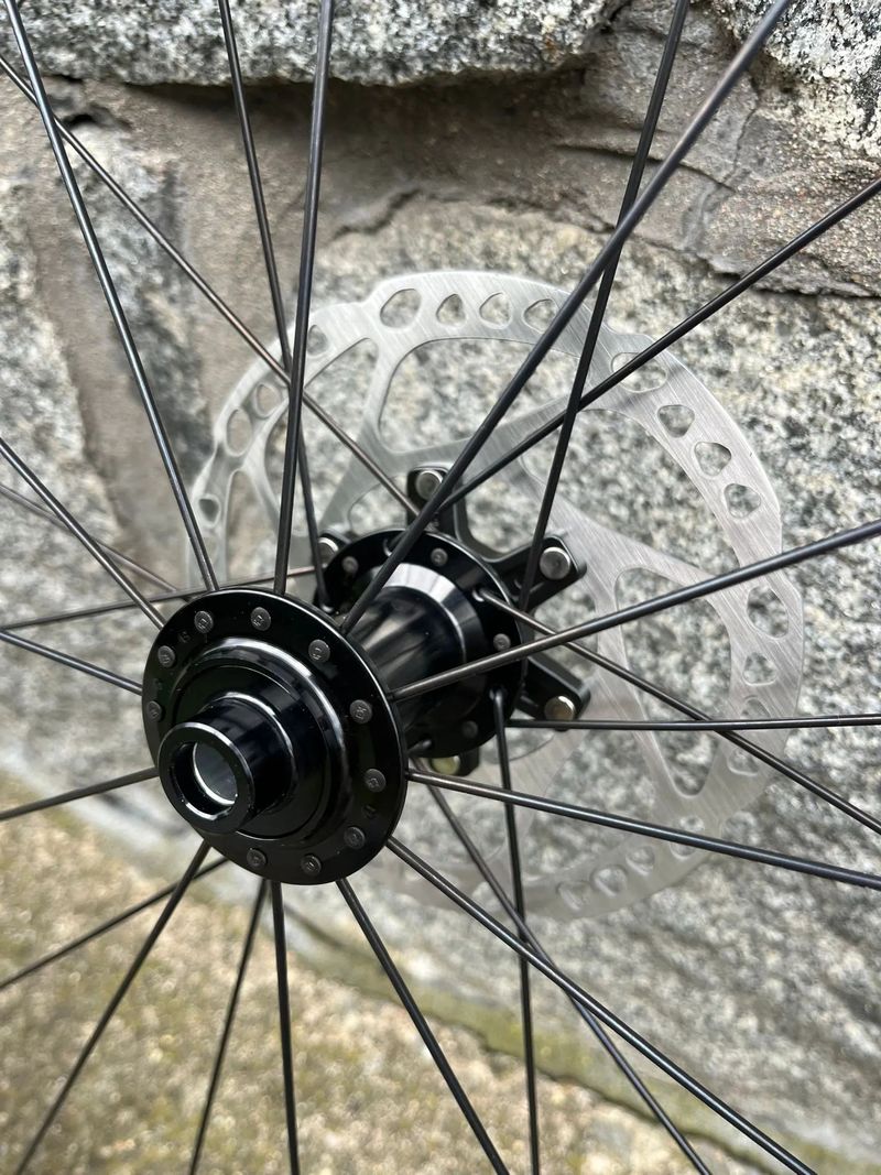 Zapletená kola DT SWISS R470 Disc