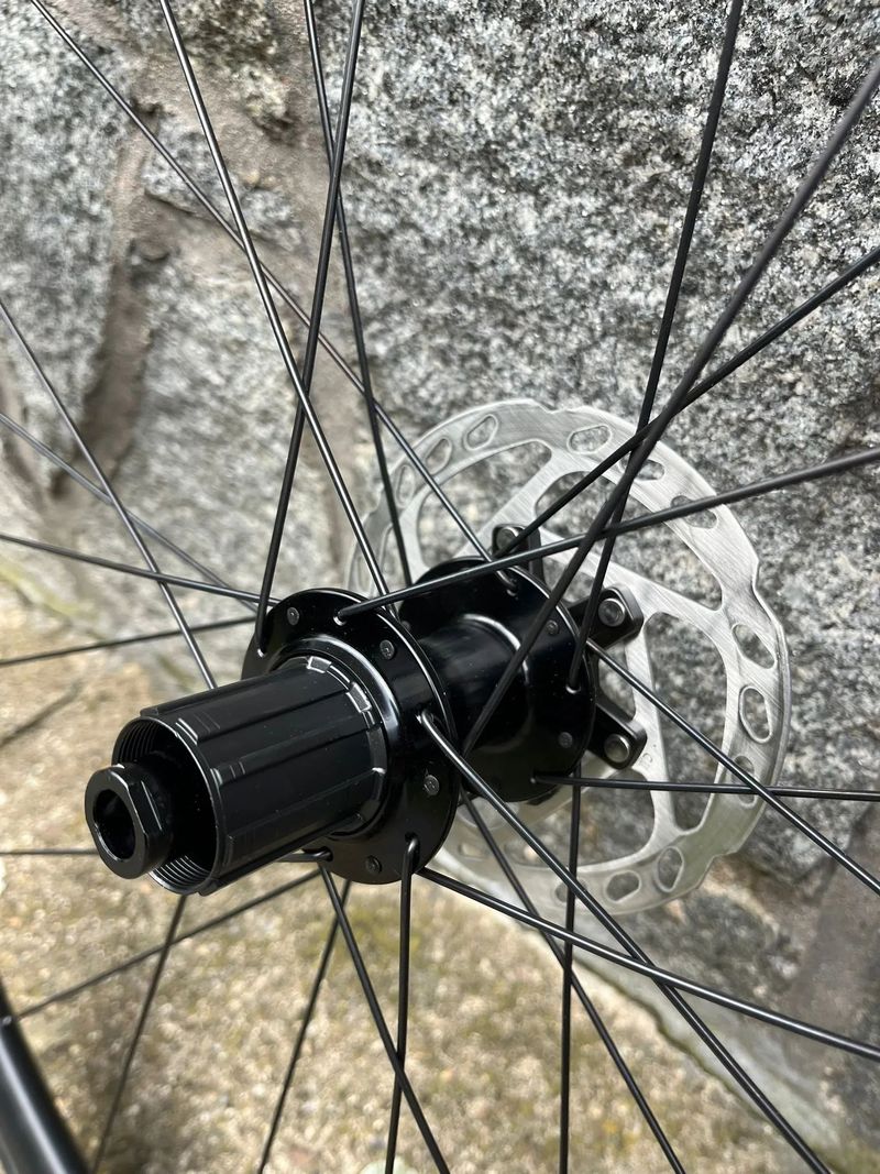 Zapletená kola DT SWISS R470 Disc