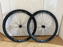 Nová zapletená kola DT Swiss R470 / Shimano RS470 včetně obutí