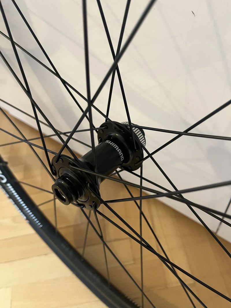 Nová zapletená kola DT Swiss R470 / Shimano RS470 včetně obutí