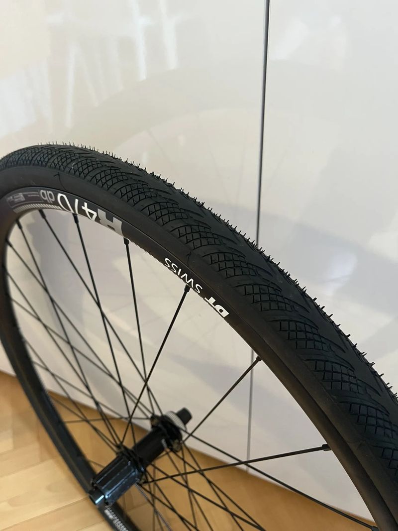 Nová zapletená kola DT Swiss R470 / Shimano RS470 včetně obutí