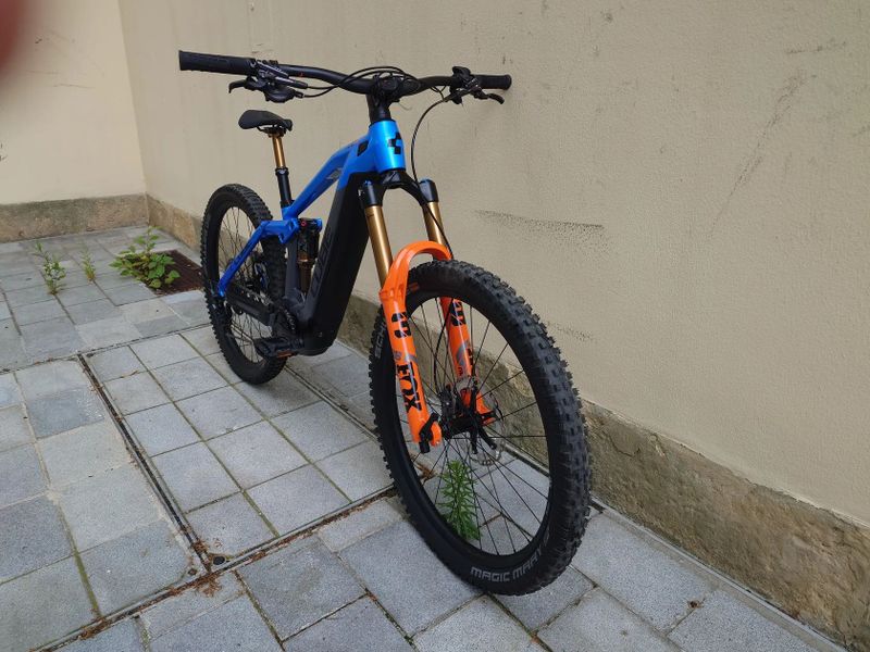 Elektrokolo Cube stereo hybrid 160 hpc actionteam 600km