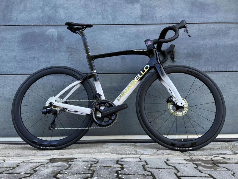 Pinarello F Series F7 - Lunar White (2025, NOVÉ)