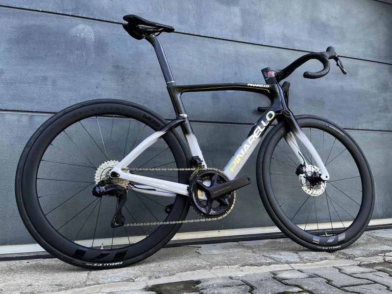 Pinarello F Series F7 - Lunar White (2025, NOVÉ)