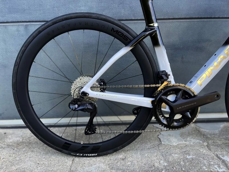 Pinarello F Series F7 - Lunar White (2025, NOVÉ)