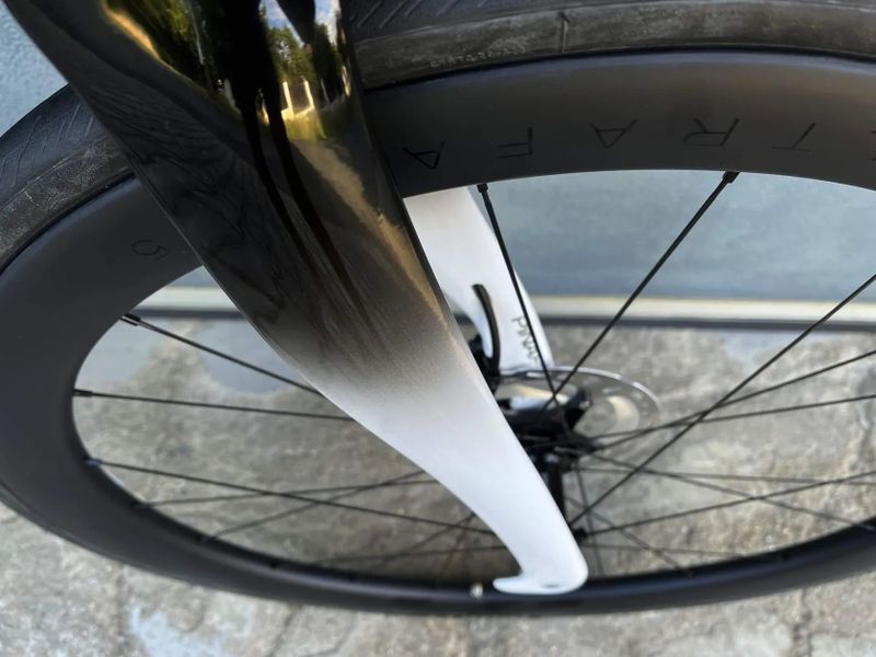Pinarello F Series F7 - Lunar White (2025, NOVÉ)