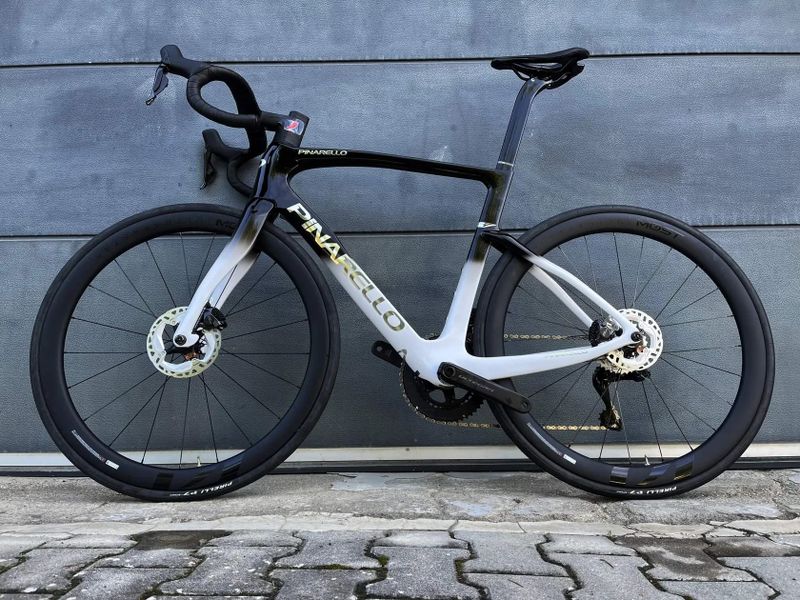 Pinarello F Series F7 - Lunar White (2025, NOVÉ)
