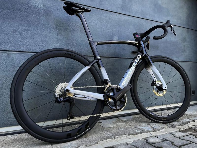 Pinarello F Series F7 - Lunar White (2025, NOVÉ)