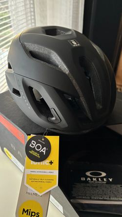 Oakley Aro 5 Race