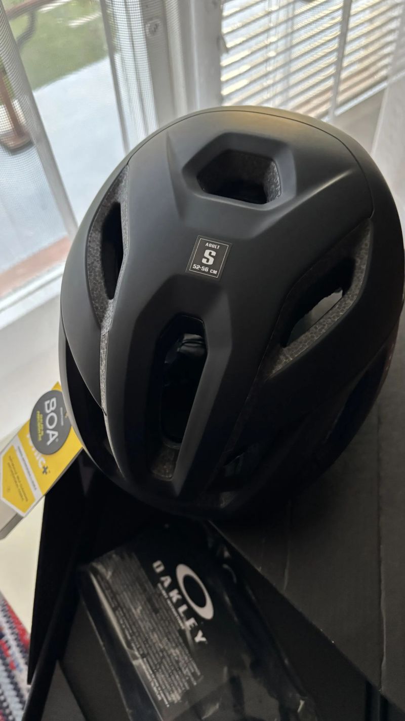 Oakley Aro 5 Race