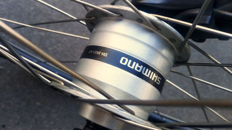 Špičkové městské kolo Pegasus Forza SL. kvalitní hliníkový rám Aluminium 7005. Délka zadní sedlové 