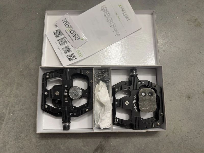 Pedály Magped GRAVITY 200N black