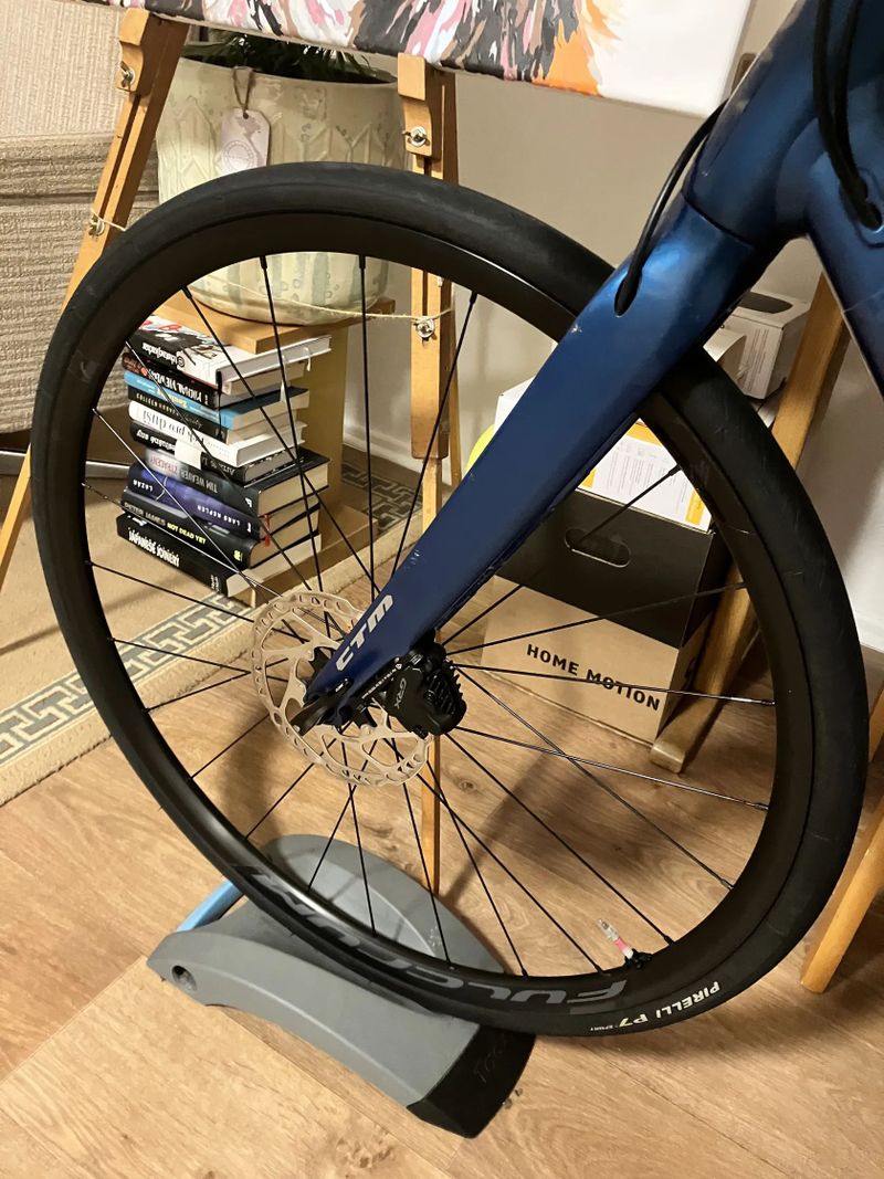 Prodám lehká zapletená kola Fulcrum Racing 600 DB Disc – perfektní stav