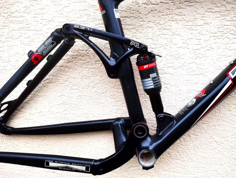 Trek Top Fuel 9.9 Carbon + DT Swiss XR Carbon 